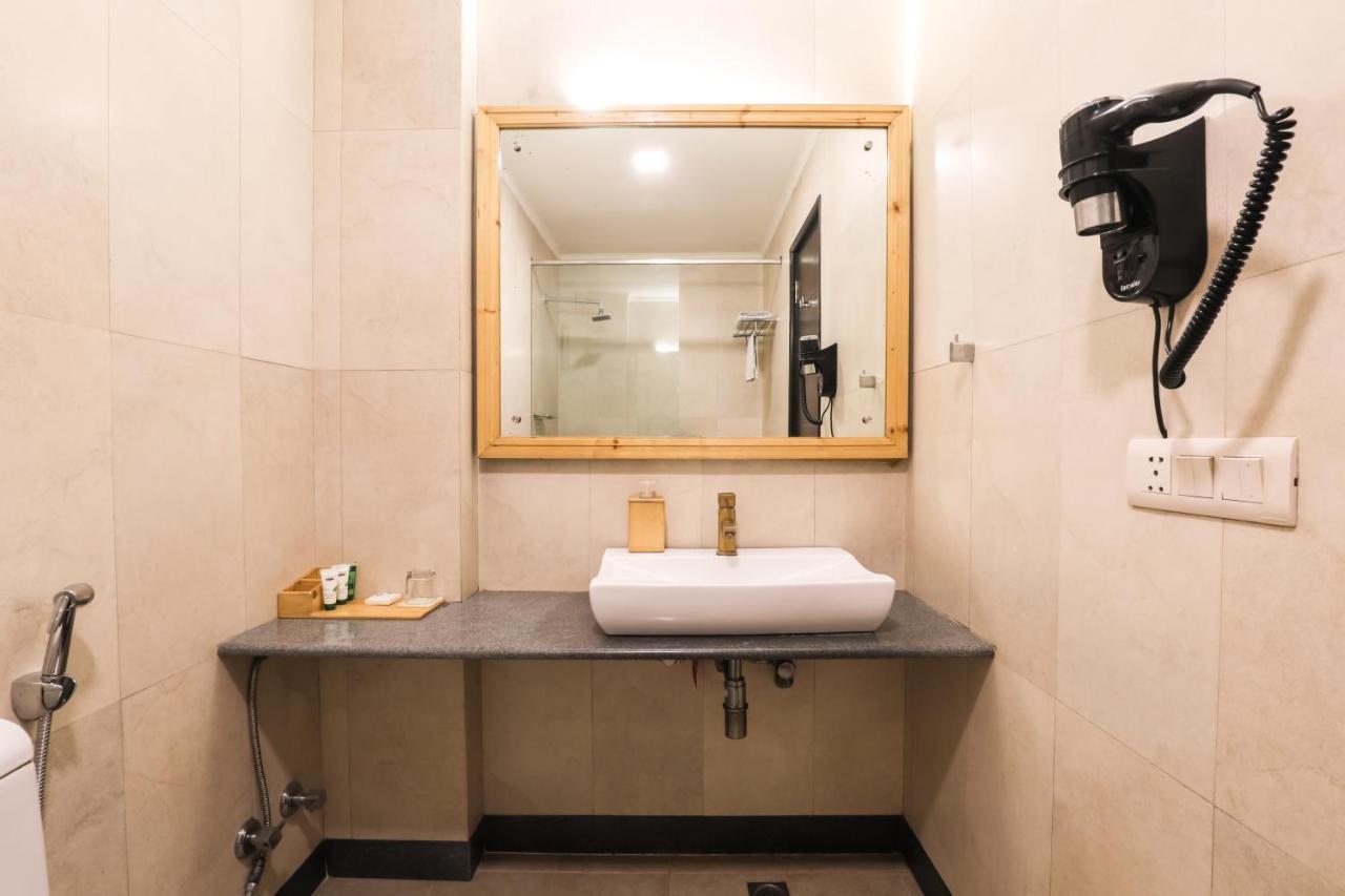 Hotel Siesta Basil - Okhla Nové Dillí Exteriér fotografie